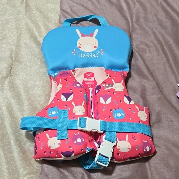 Infant life vest - Picture 1 of 3